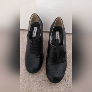 American Eagle Black Tie Heels